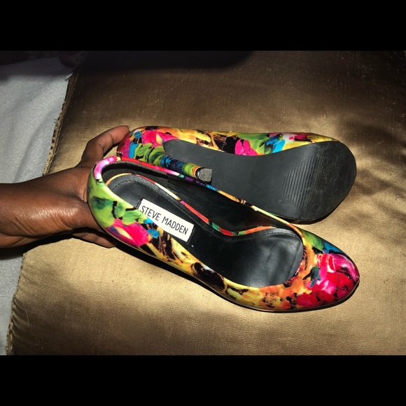 Multicolored Steve Madden shoes size 8.5 - Picture 2 of 3